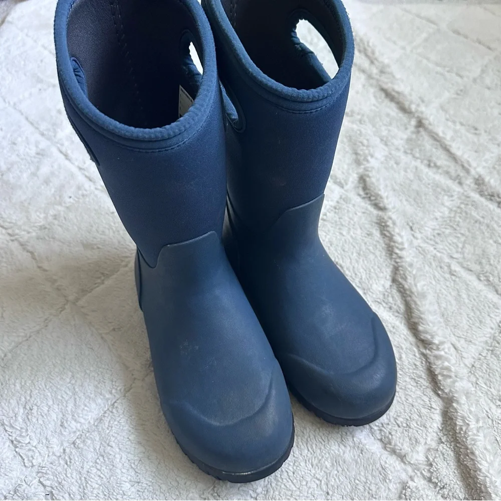 Bogs | K York Solid Navy Rain Boots | Size 4
